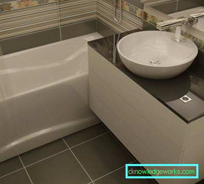 Баня дизайн с малка баня, съчетана с тоалетна в Хрушчов