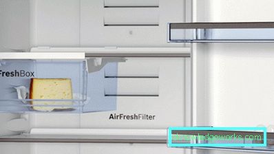 Хладилник на Bosch с две отделения без система Frost Хладилник на Bosch с две отделения без система Frost