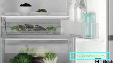Electrolux хладилник с две отделения без система Frost Electrolux хладилник с две отделения без система Frost