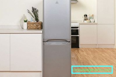 Indesit Хладилник със система без замръзване