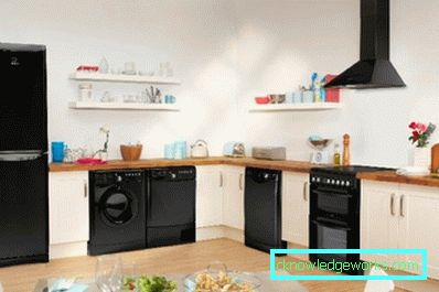 Indesit Хладилник със система без замръзване