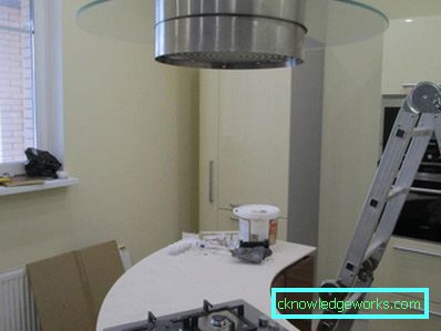 Островна качулка за кухнята Островна качулка за кухнята
